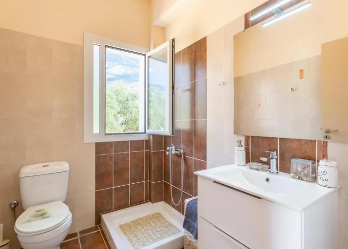 Eri Βίλα Λουρδάτα